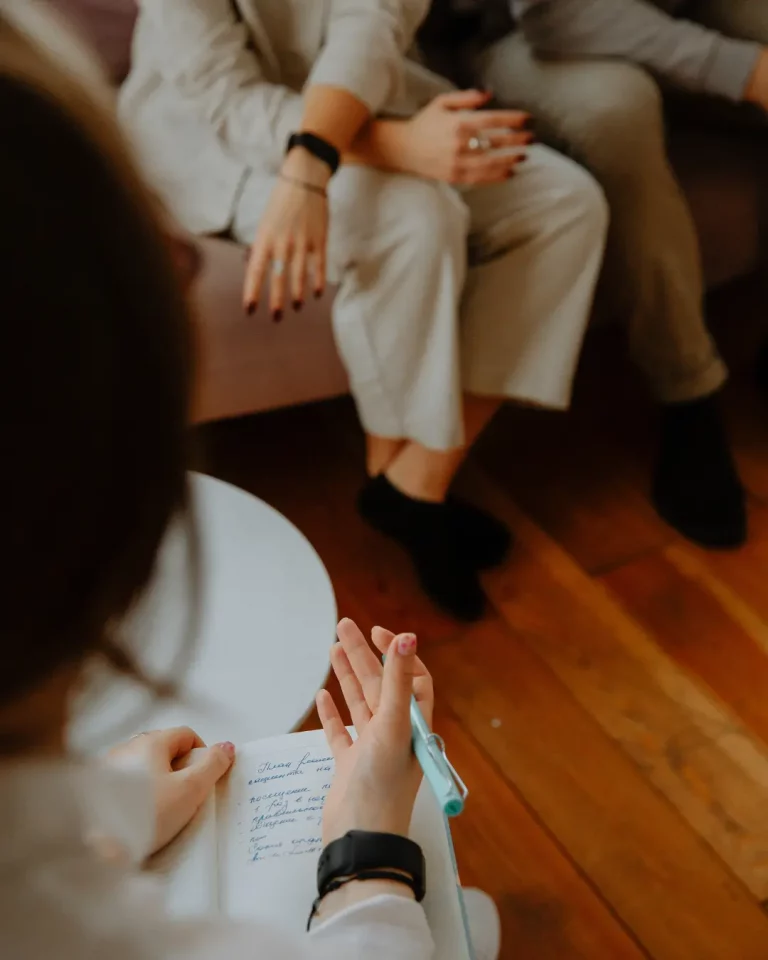 Details von Paartherapie Session.